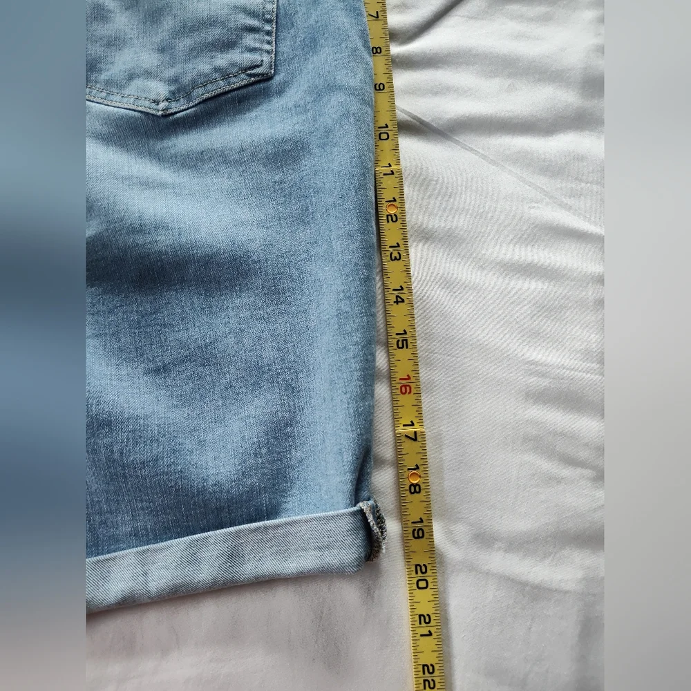 Time and Tru Ladies BlueJean Shorts. Size 16 Mid Rise. 10" Inseam. Distressed. - Picture 6 of 7